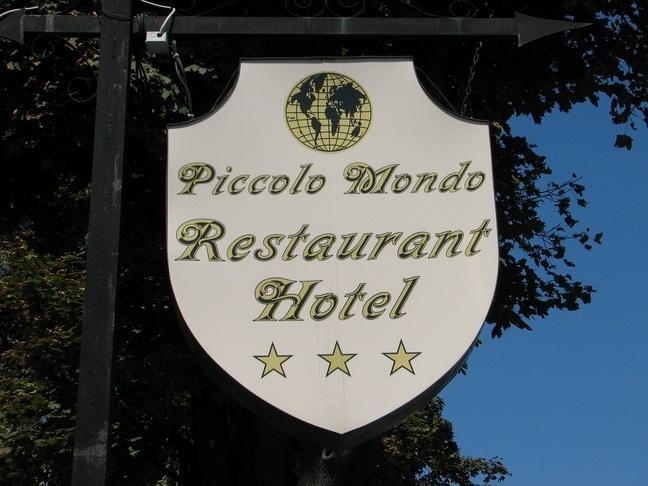 Hotel Piccolo Mondo Bucarest Esterno foto